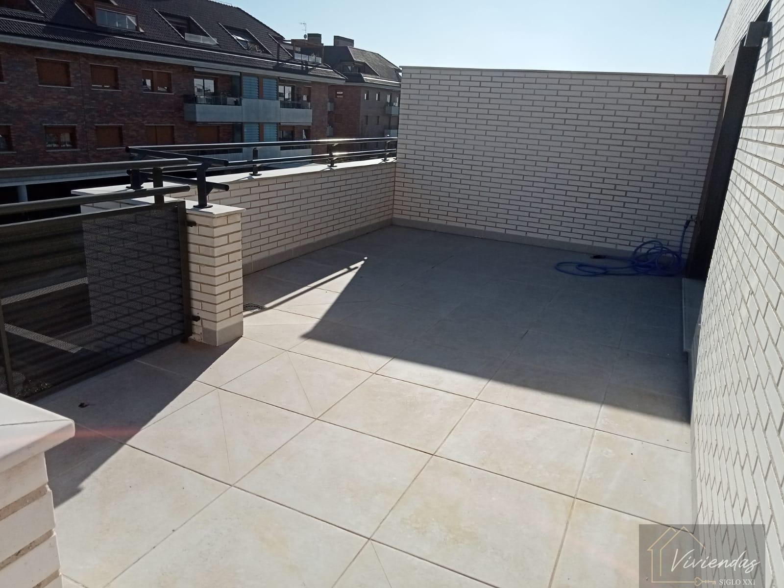 For rent of duplex in Boadilla del Monte