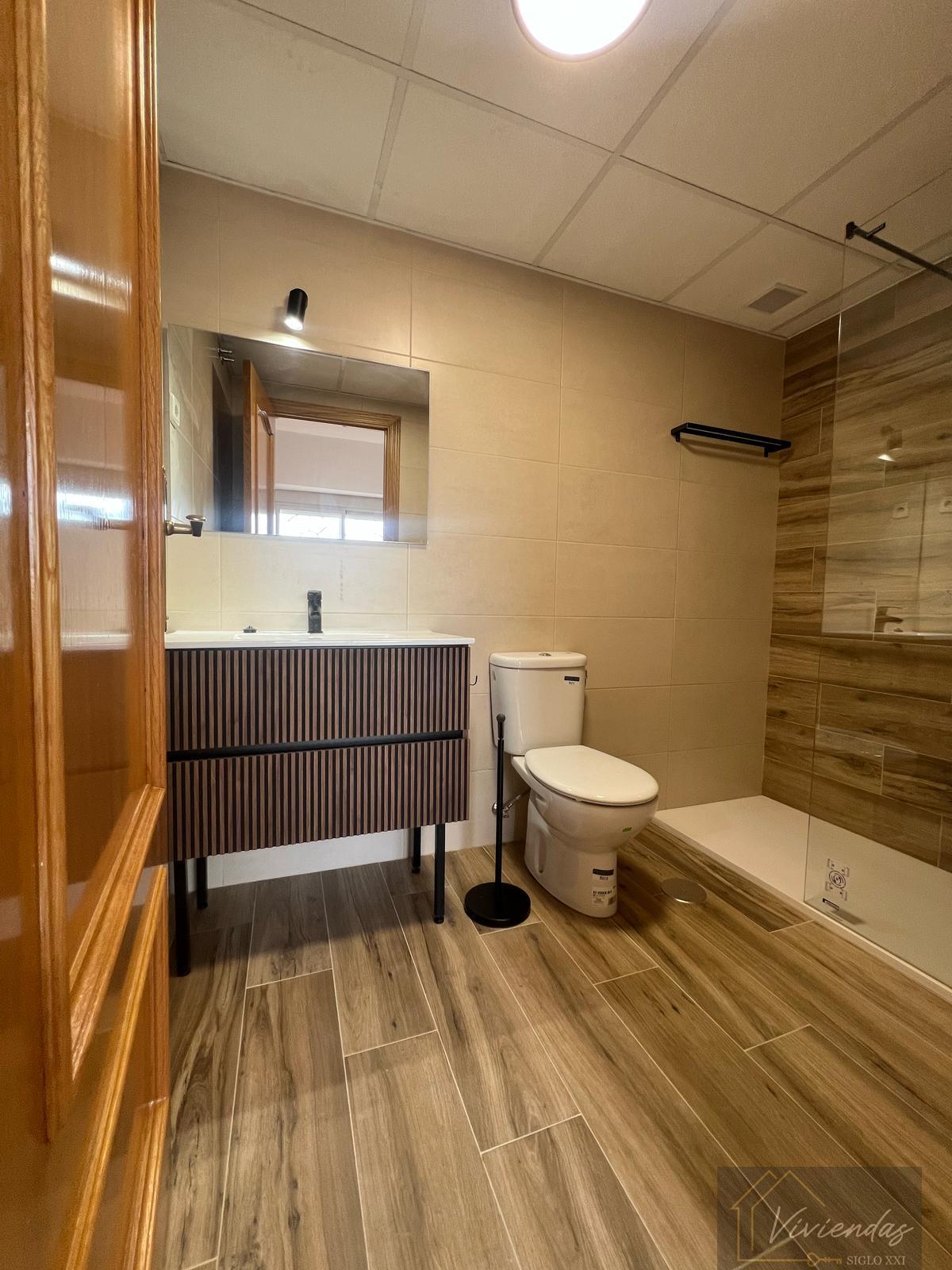 Suite bathroom