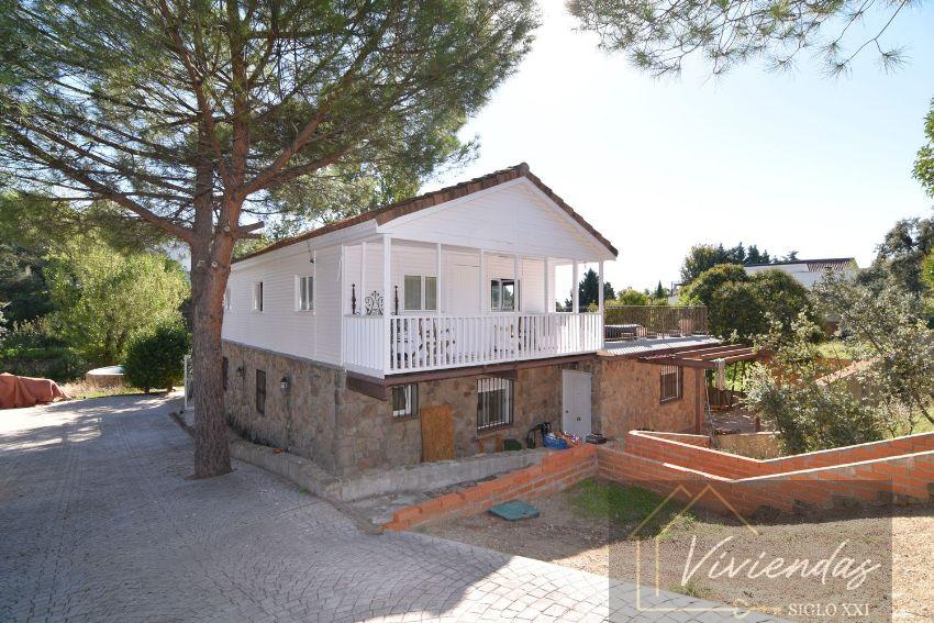 For sale of chalet in Valdemorillo