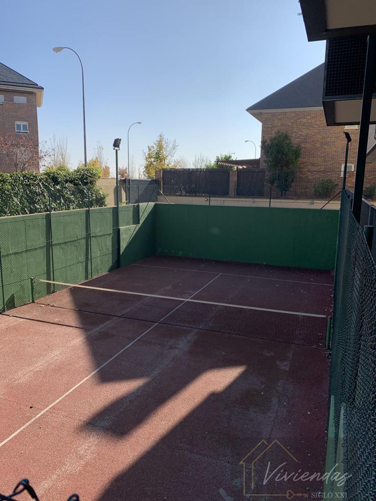 For sale of flat in Boadilla del Monte
