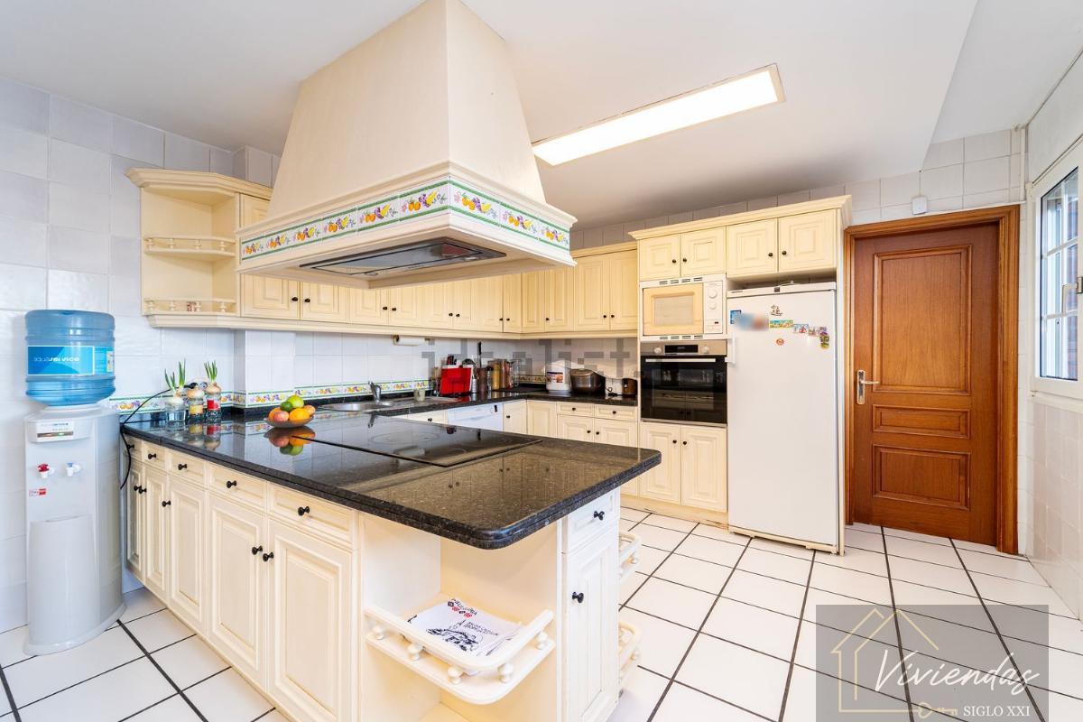 For sale of villa in Boadilla del Monte