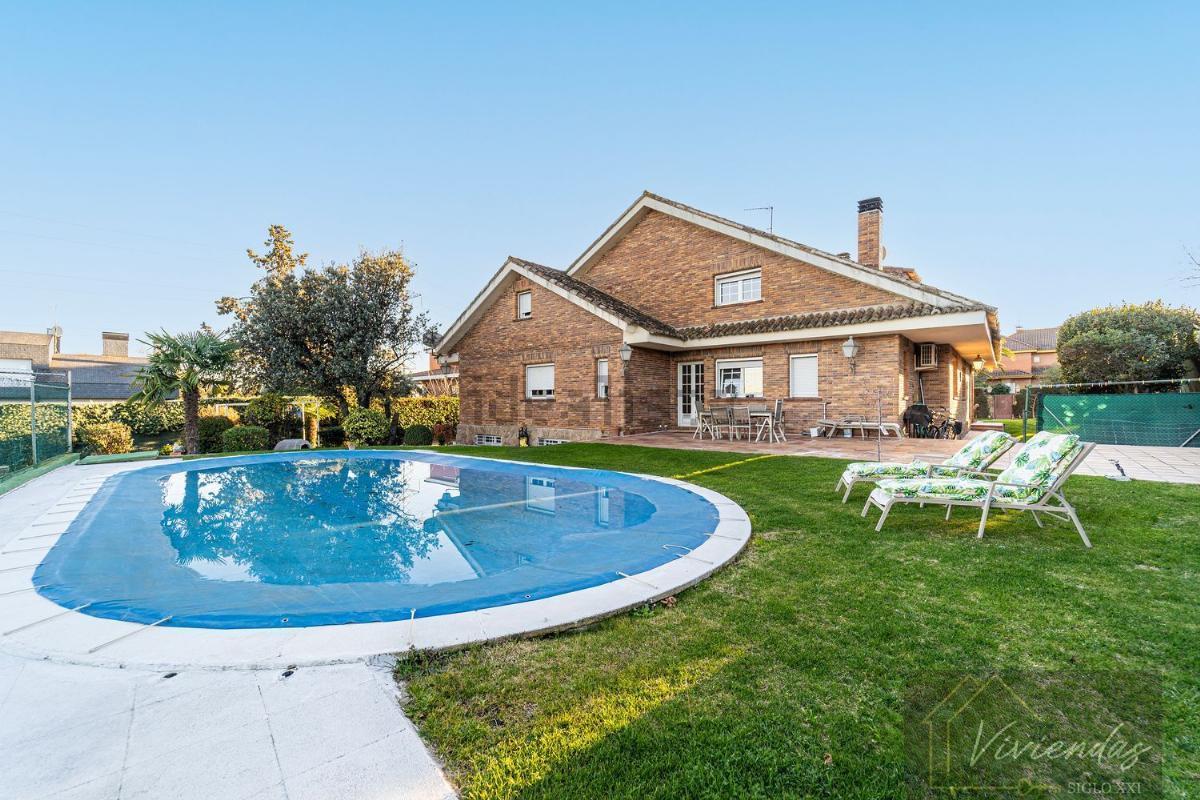 For sale of villa in Boadilla del Monte