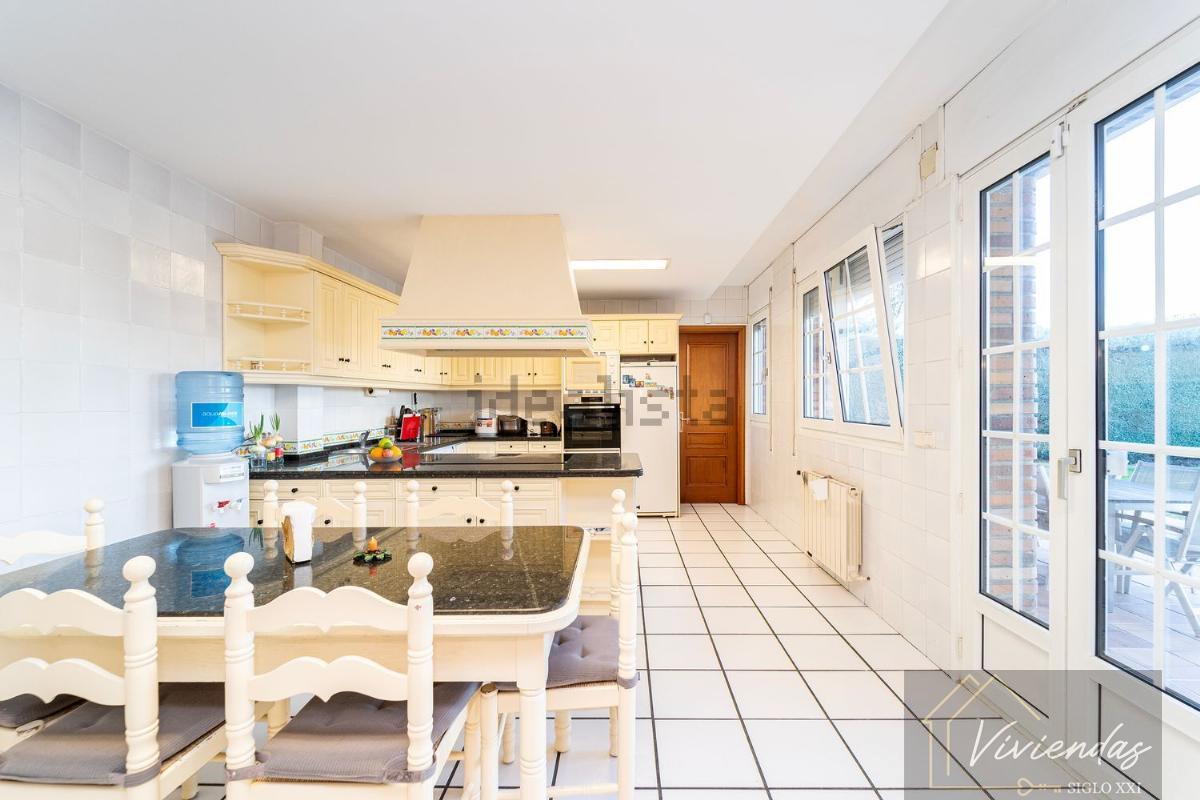 For sale of villa in Boadilla del Monte