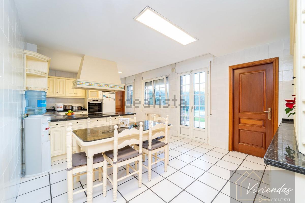 For sale of villa in Boadilla del Monte