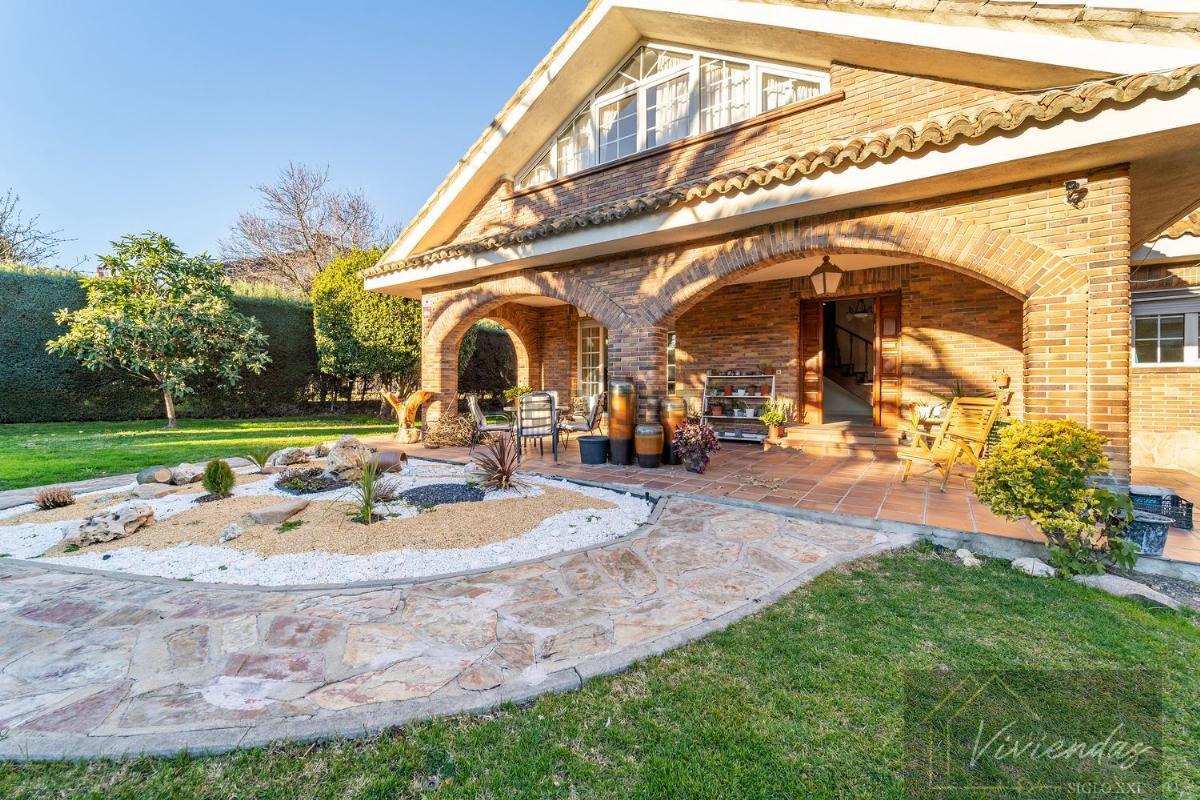 For sale of villa in Boadilla del Monte