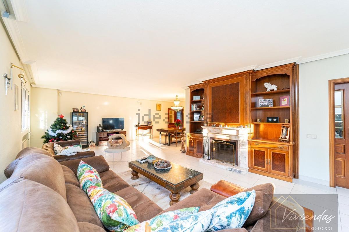 For sale of villa in Boadilla del Monte