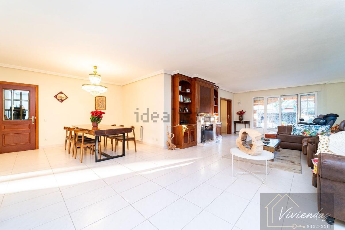 For sale of villa in Boadilla del Monte
