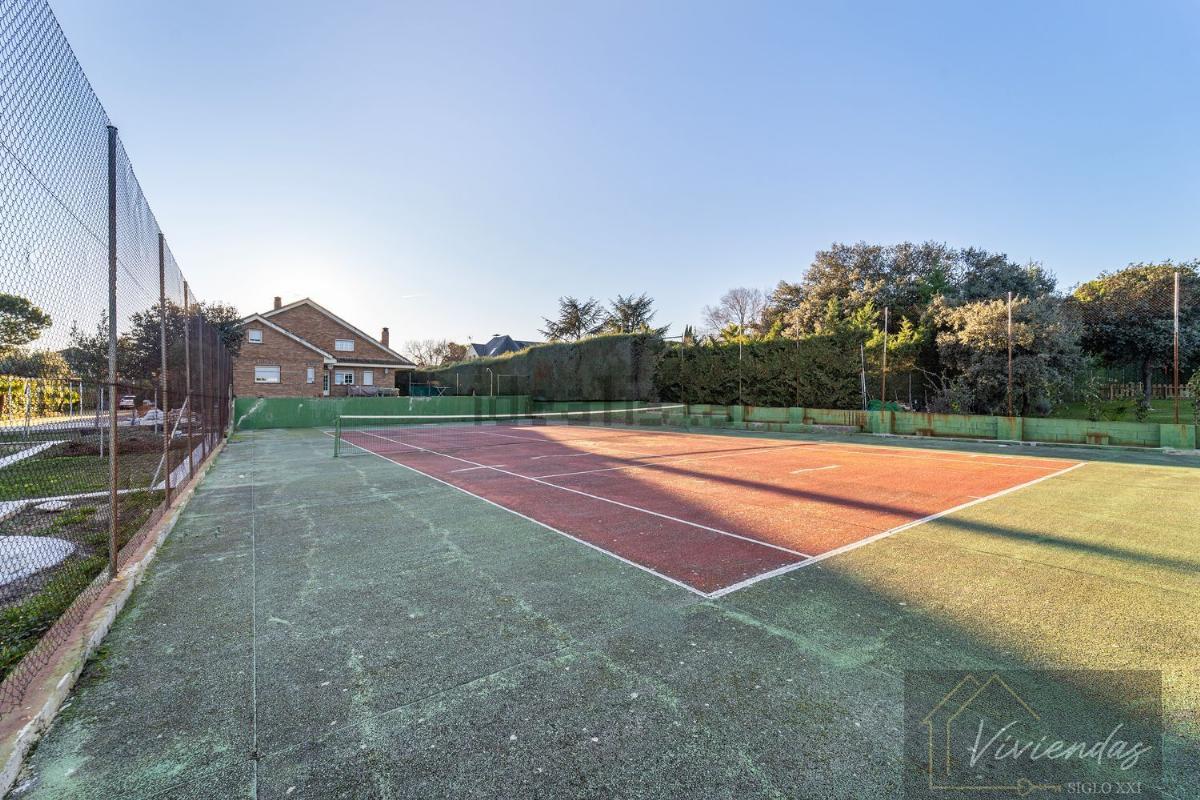 For sale of villa in Boadilla del Monte