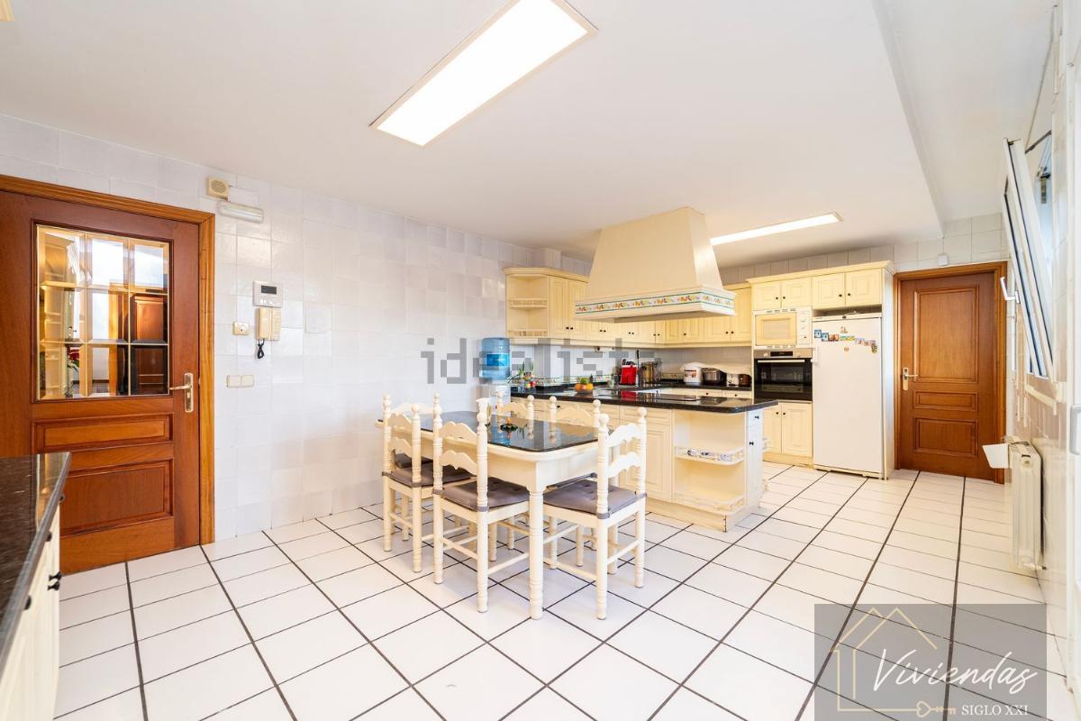 For sale of villa in Boadilla del Monte