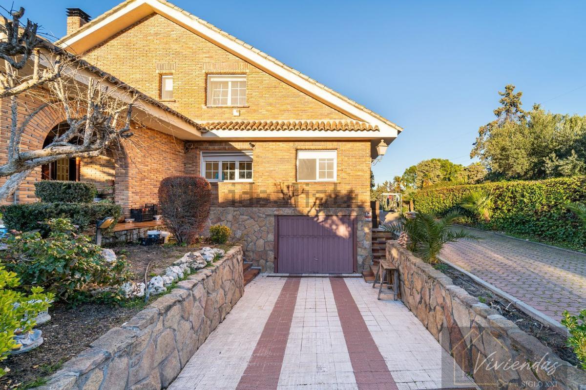 For sale of villa in Boadilla del Monte