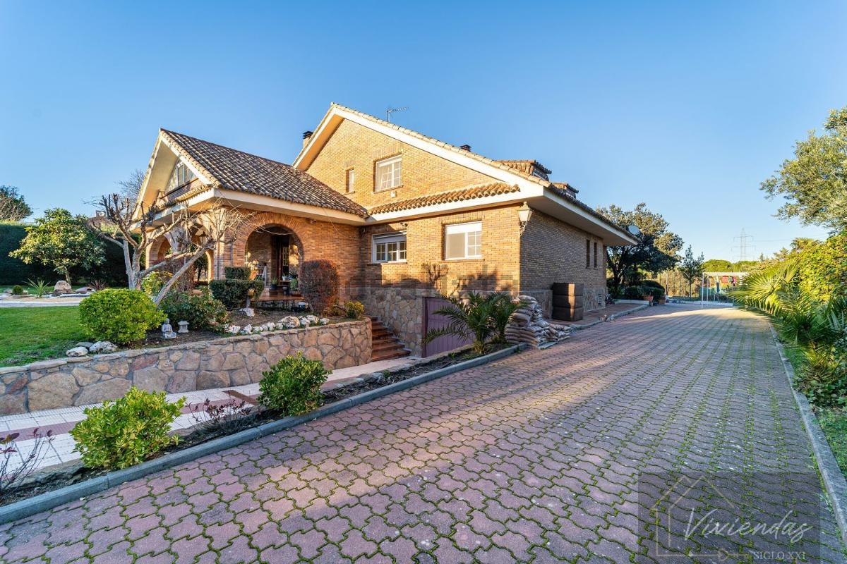 For sale of villa in Boadilla del Monte