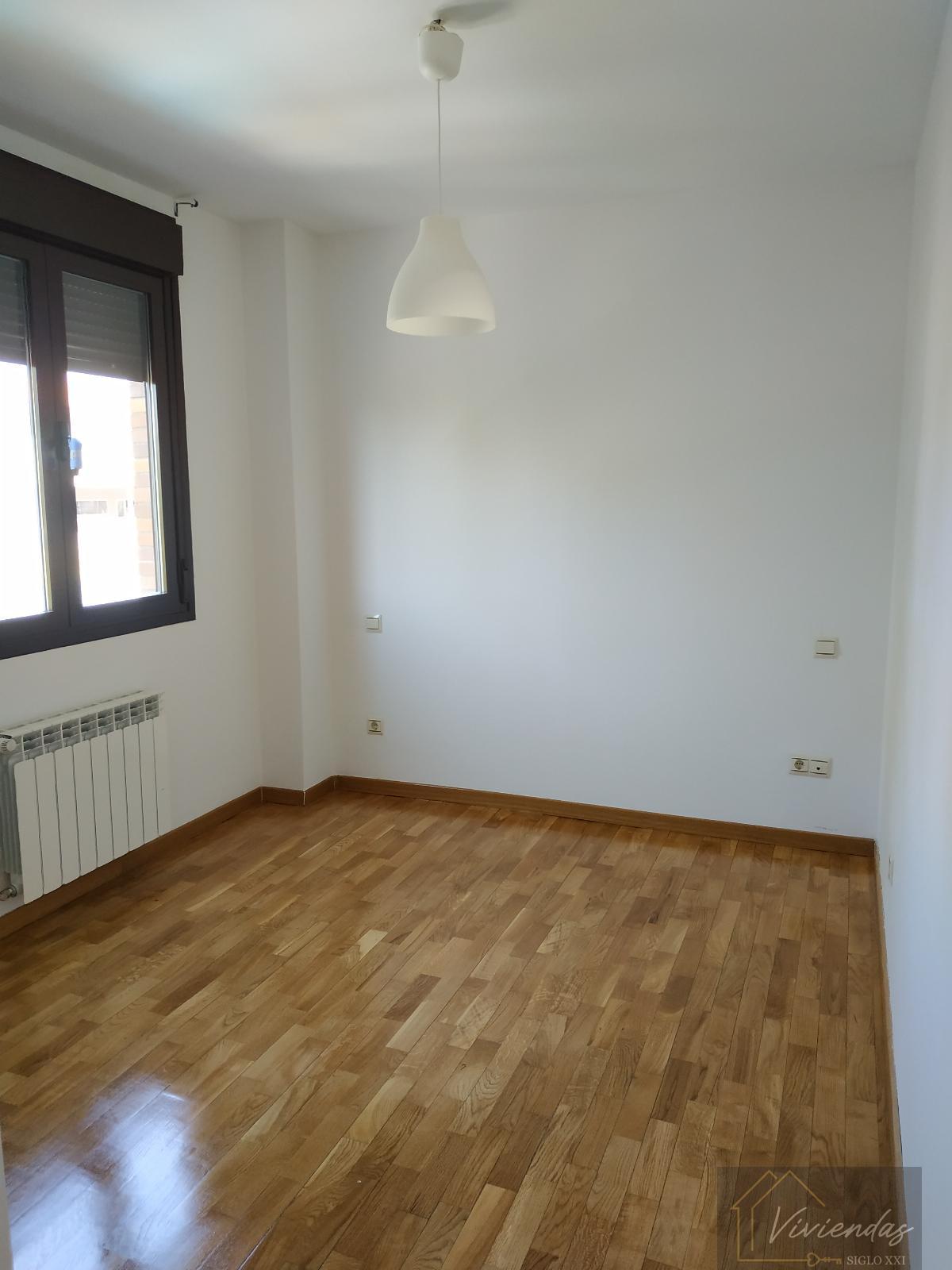 For sale of flat in Arroyomolinos