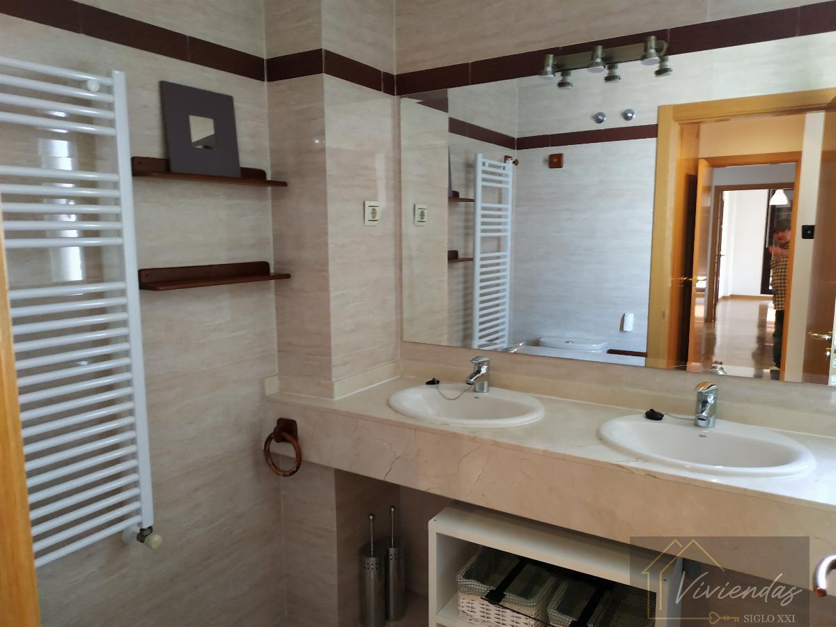 For sale of flat in Arroyomolinos