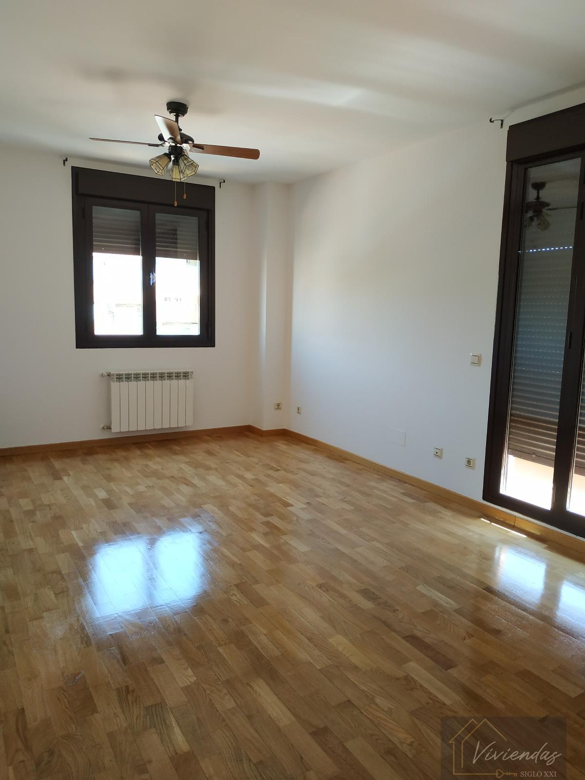 For sale of flat in Arroyomolinos