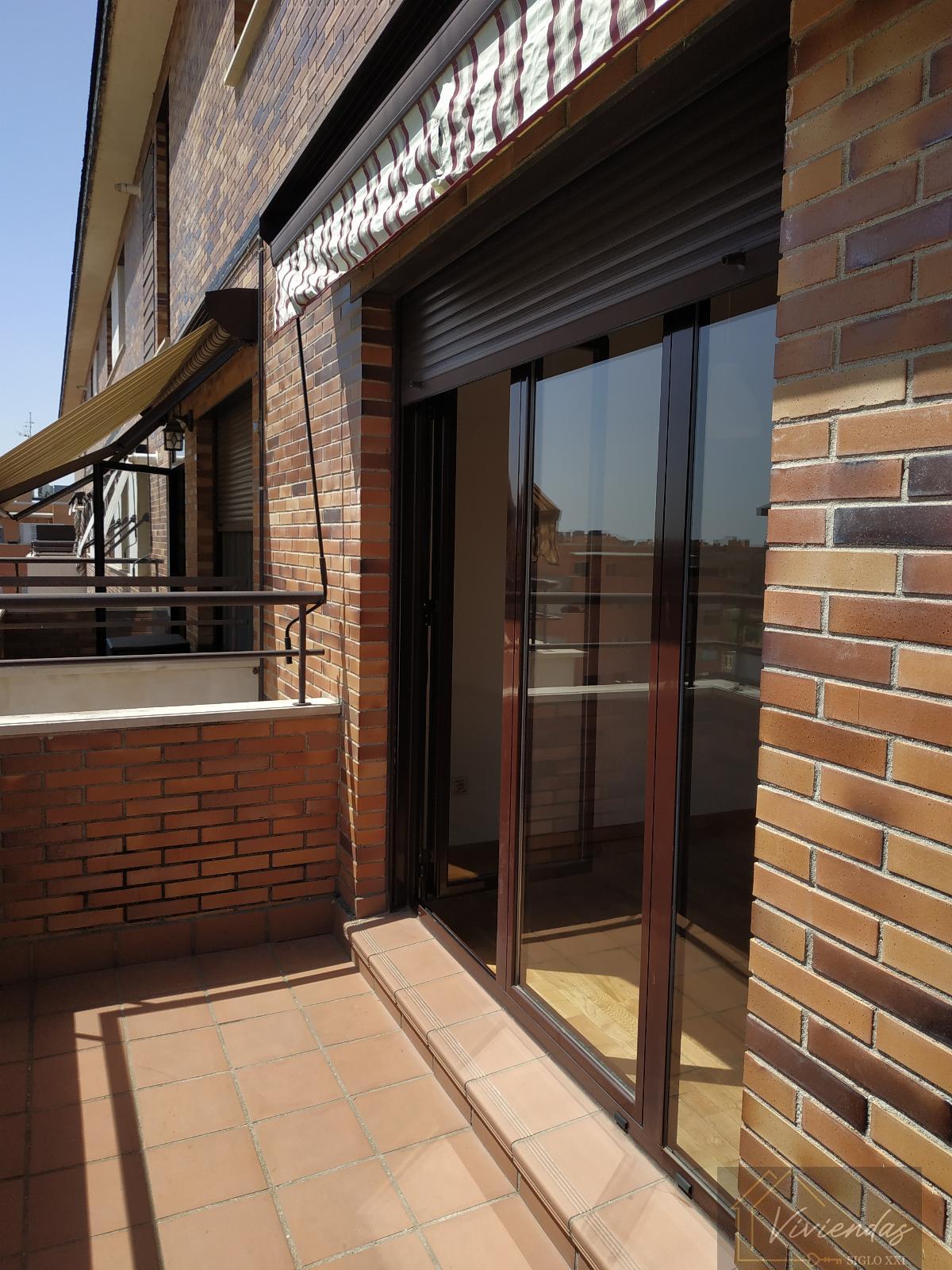 For sale of flat in Arroyomolinos