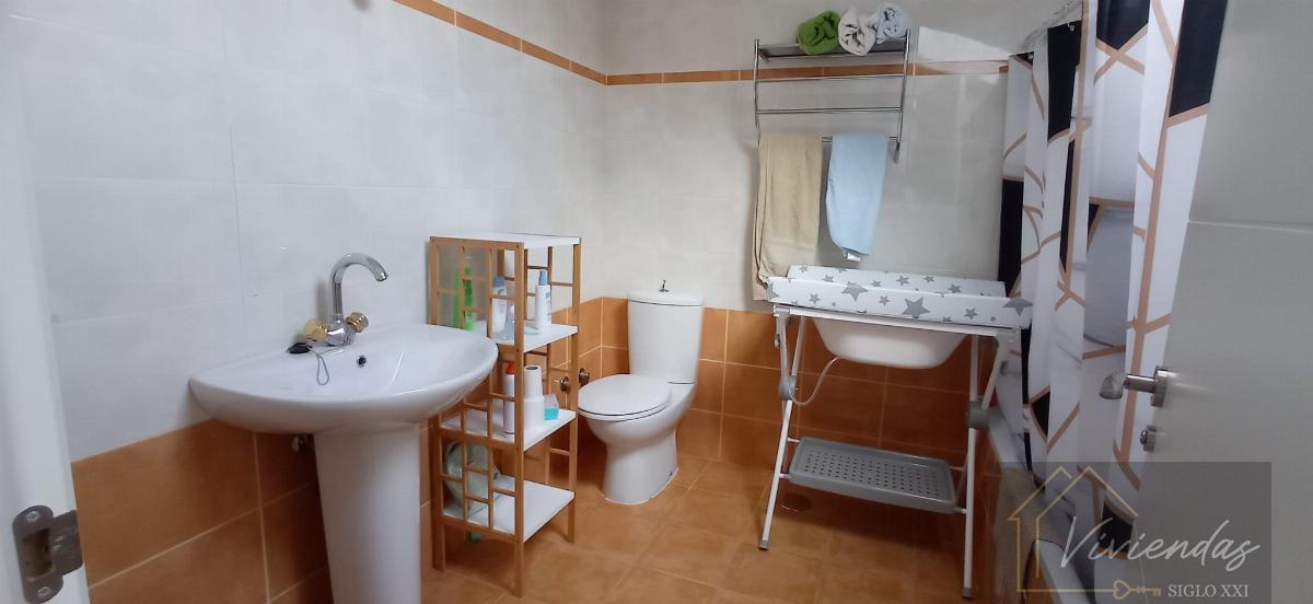 For sale of duplex in Villanueva de Perales