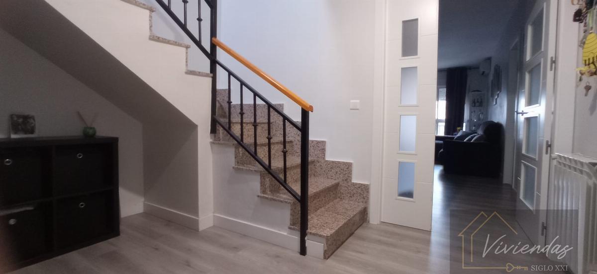 For sale of duplex in Villanueva de Perales