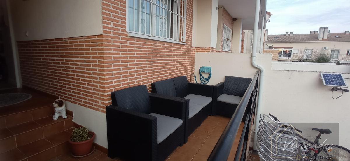For sale of duplex in Villanueva de Perales