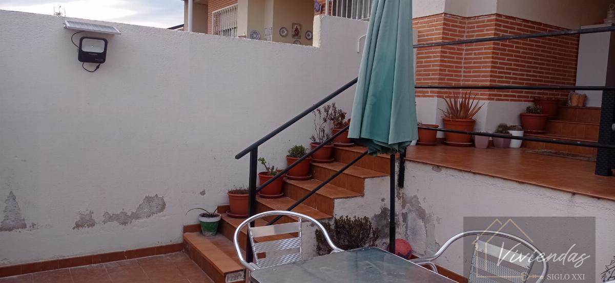 For sale of duplex in Villanueva de Perales