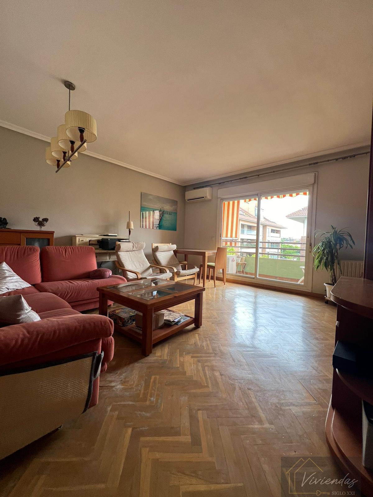 For sale of flat in Boadilla del Monte