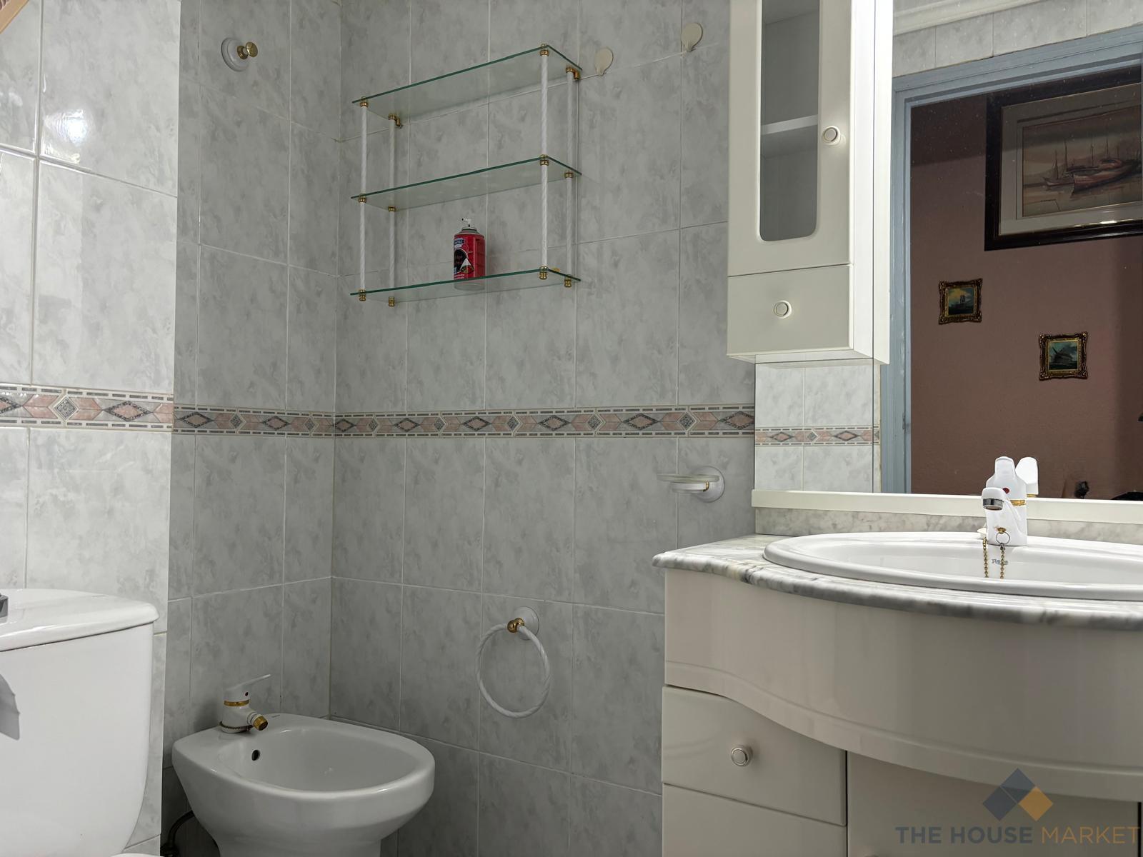 For sale of apartment in Móstoles
