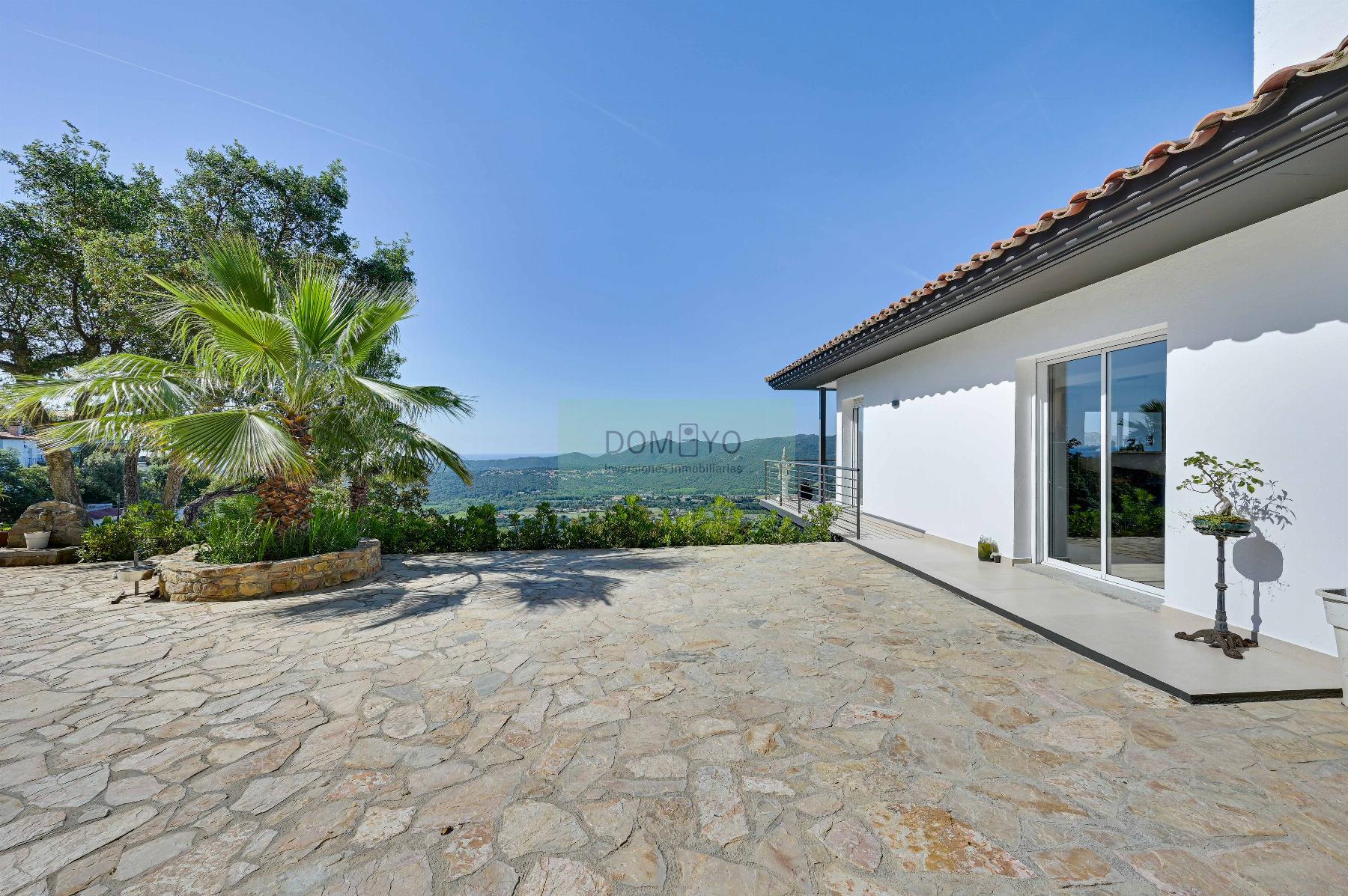 For sale of house in Santa Cristina D´aro