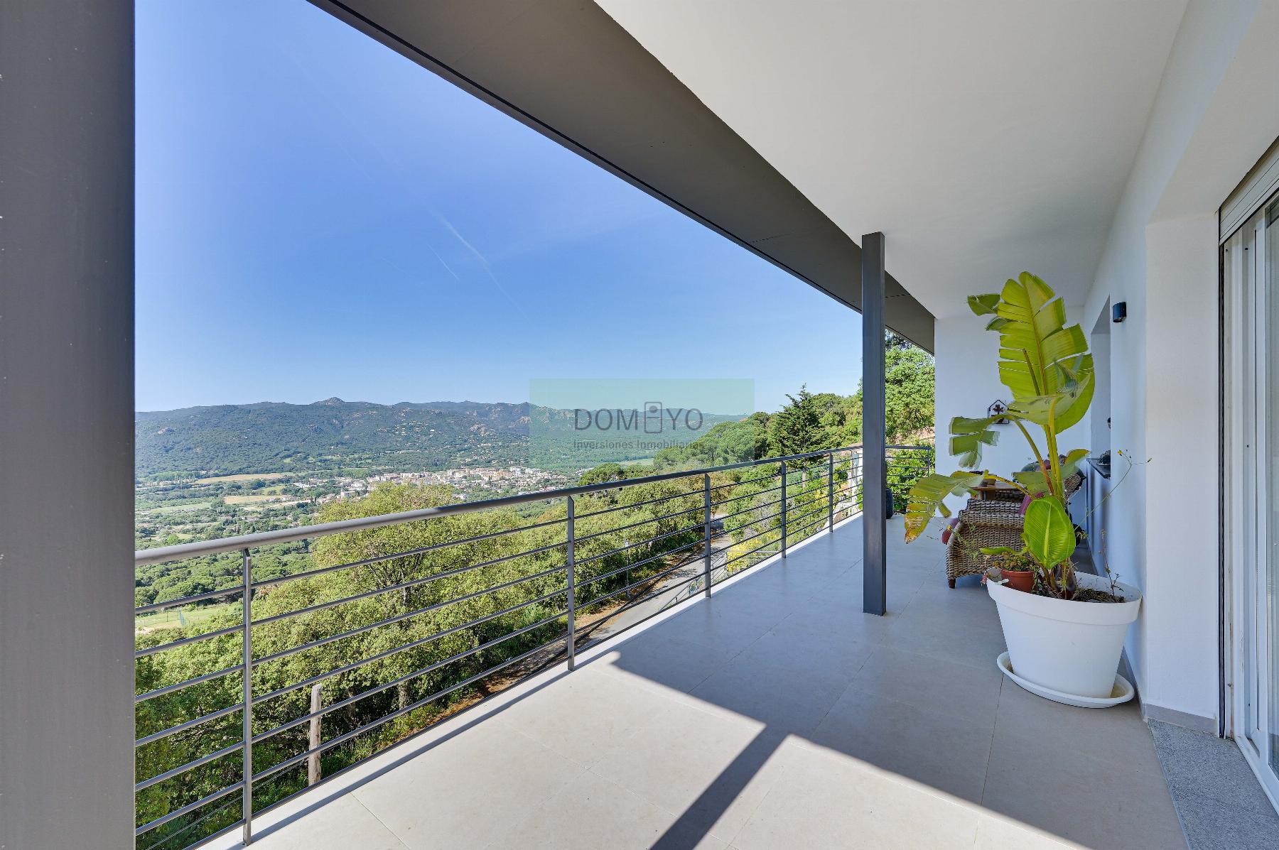 For sale of house in Santa Cristina D´aro