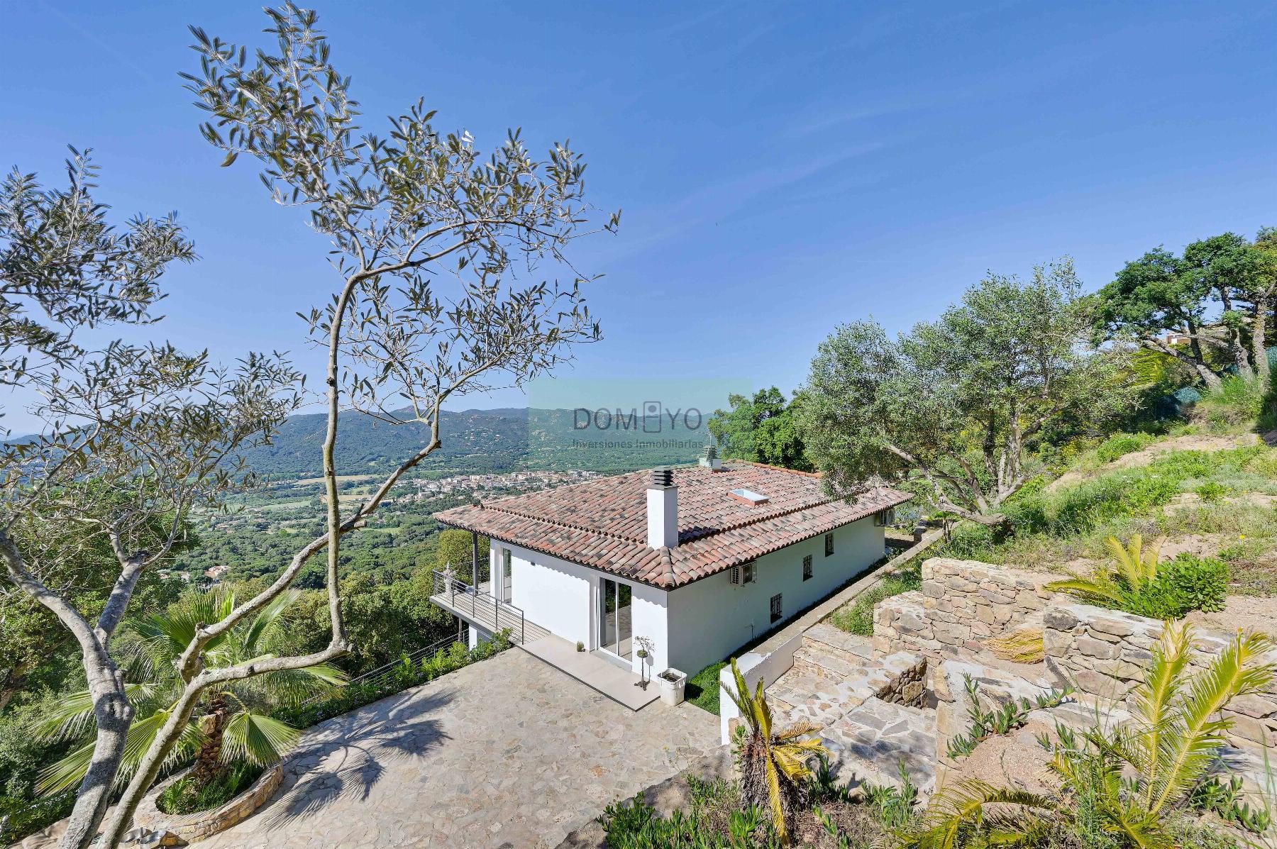 For sale of house in Santa Cristina D´aro