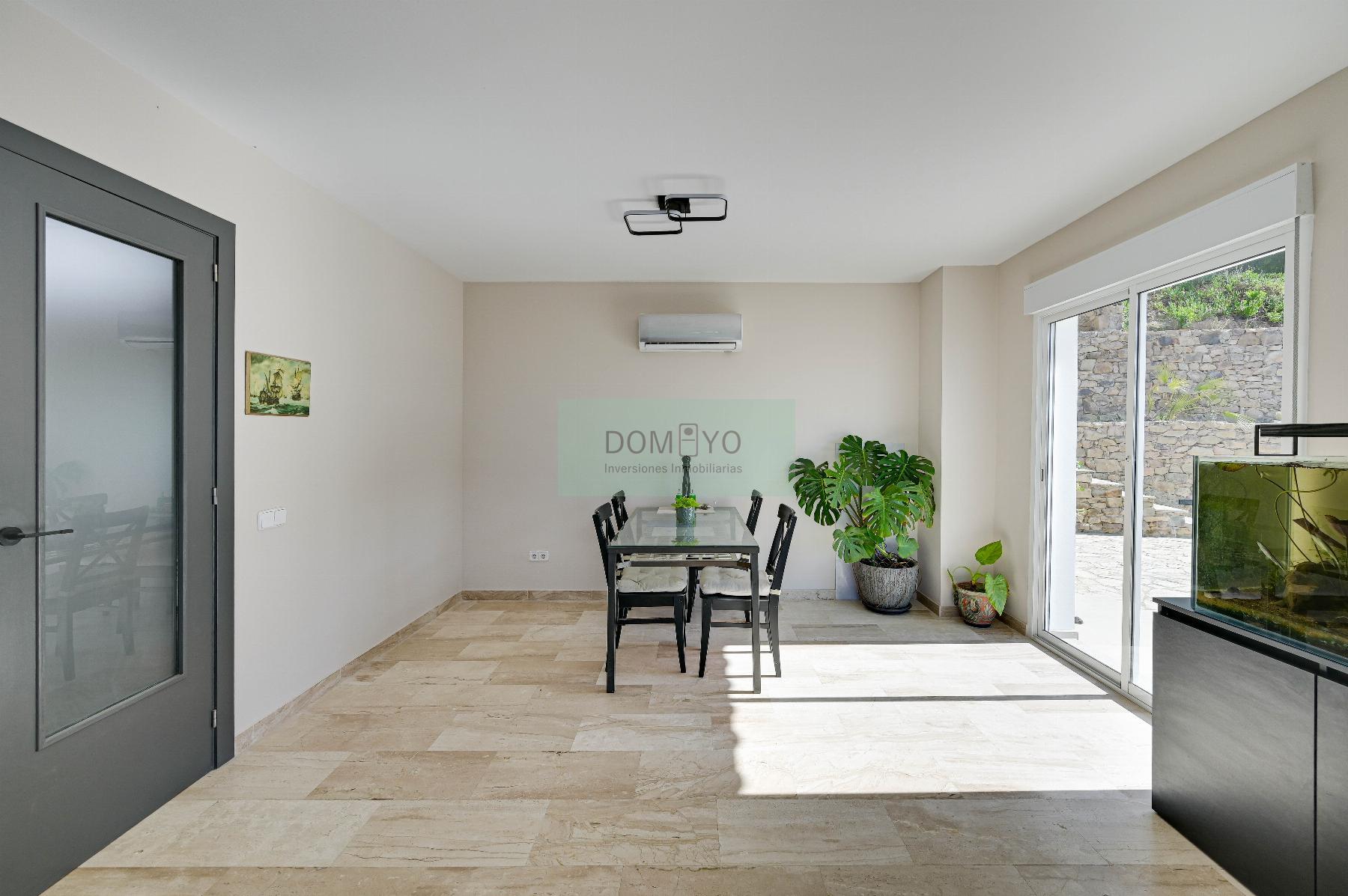 For sale of house in Santa Cristina D´aro