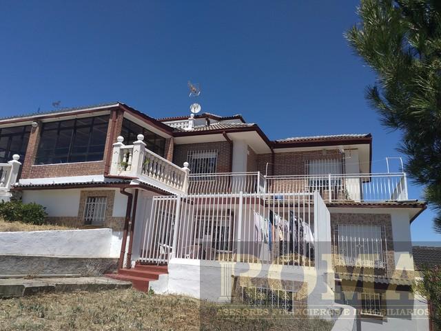 Venta de chalet en Castellanos de Villiquera