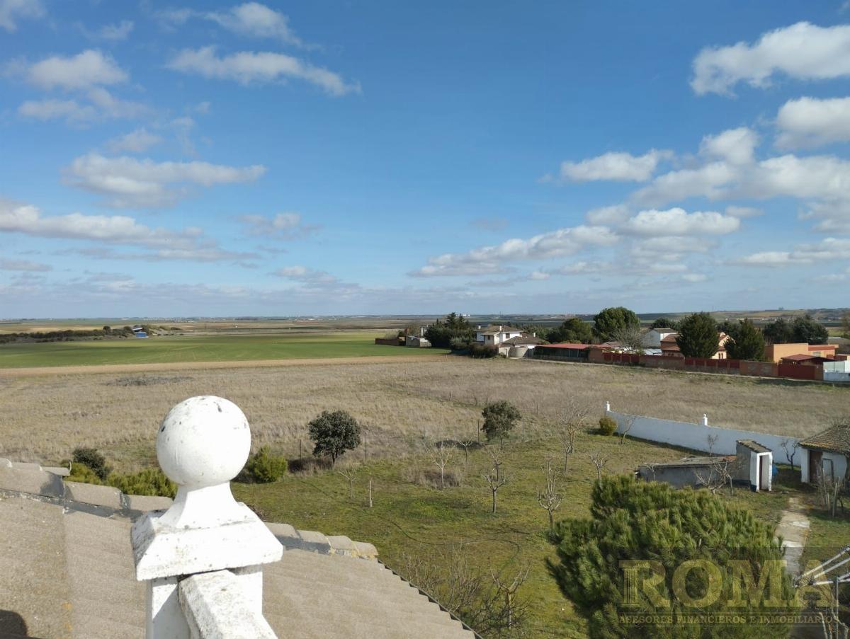 Venta de chalet en Castellanos de Villiquera