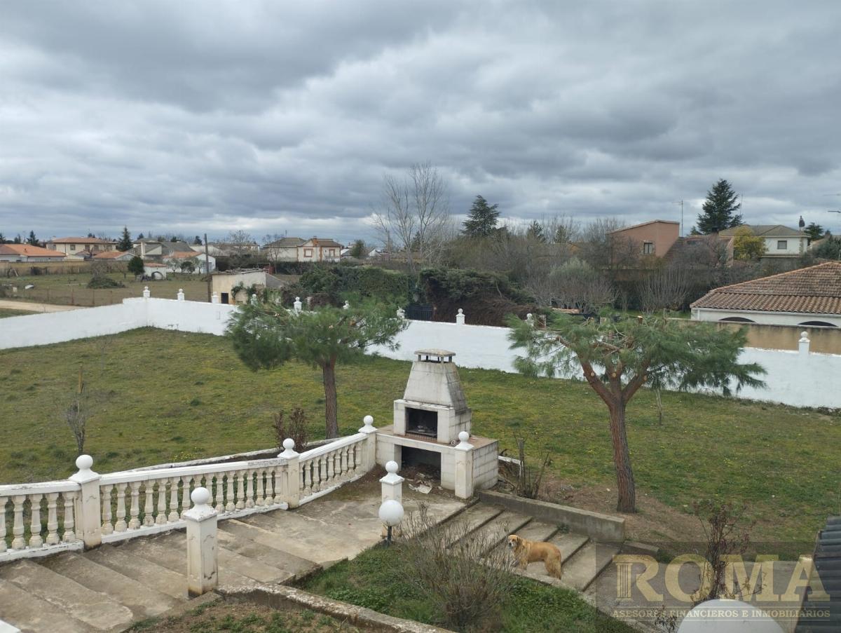 Venta de chalet en Castellanos de Villiquera