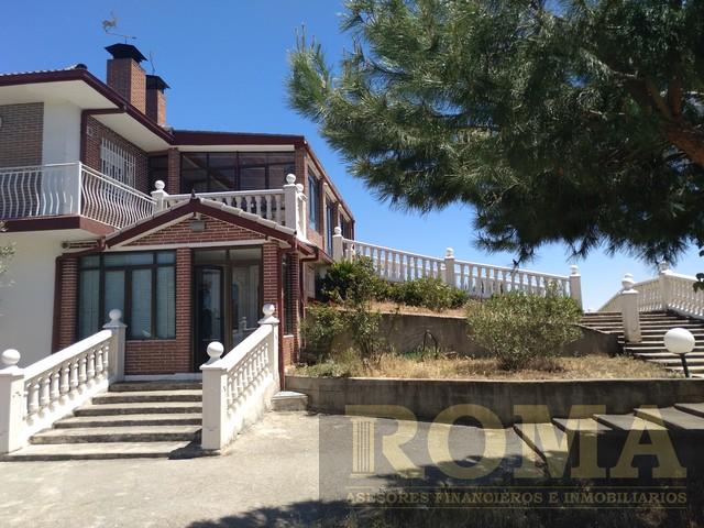 Venta de chalet en Castellanos de Villiquera