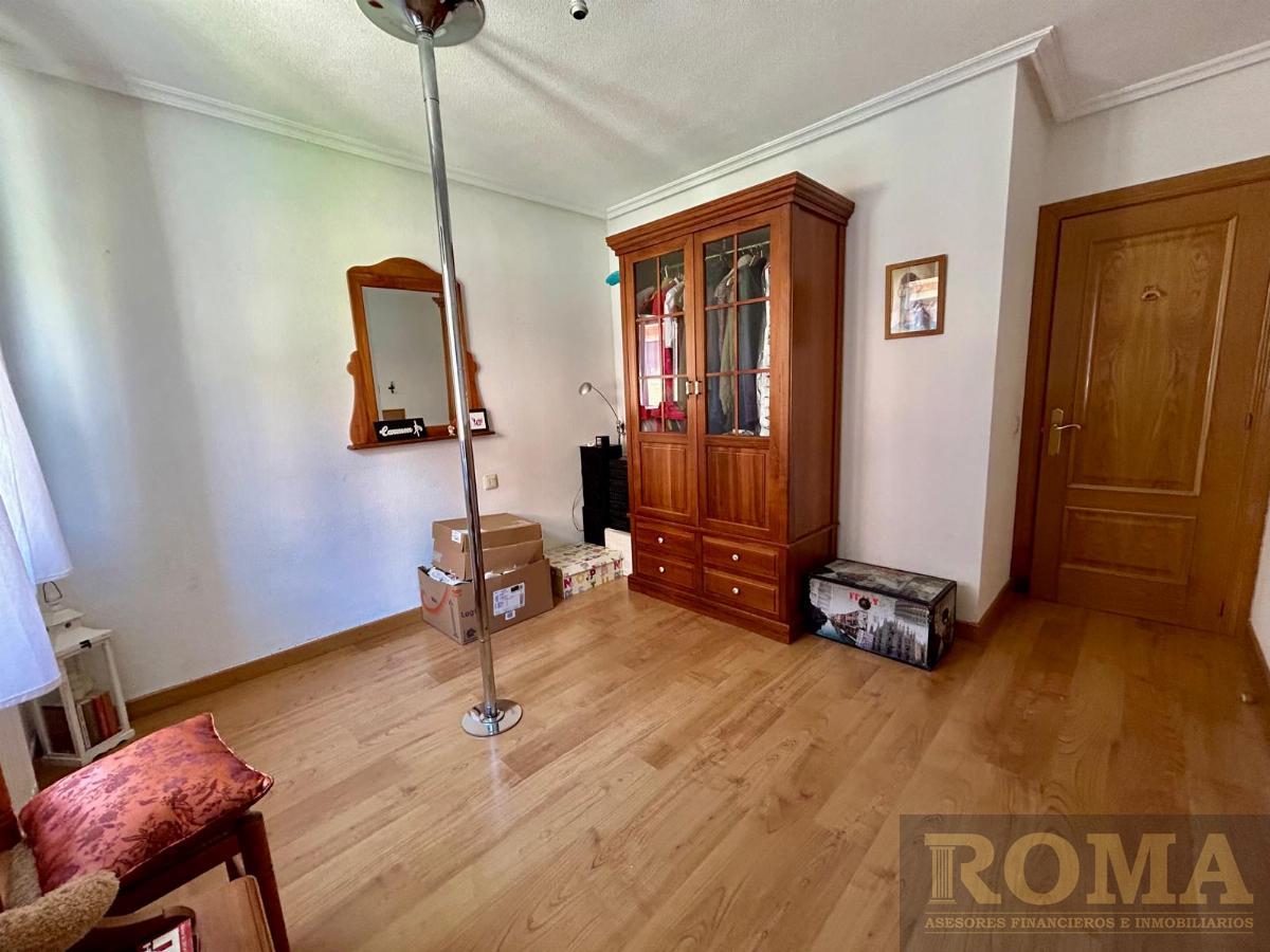 For sale of chalet in Cabrerizos