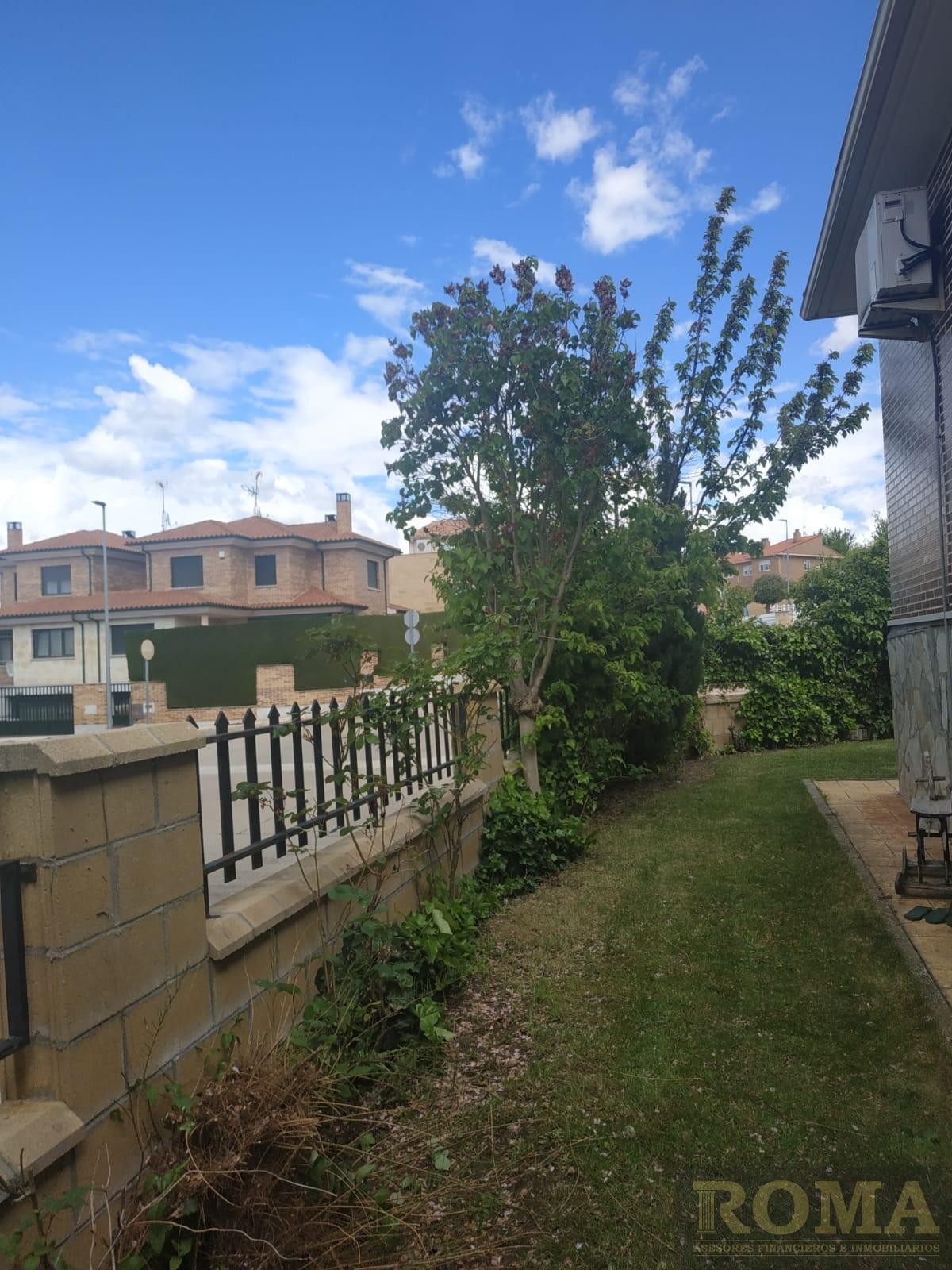 For sale of chalet in Cabrerizos