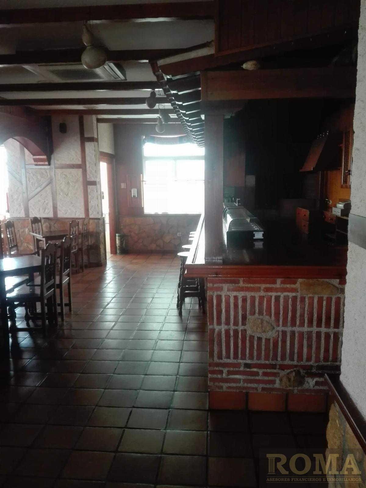 For sale of commercial in Cabrerizos
