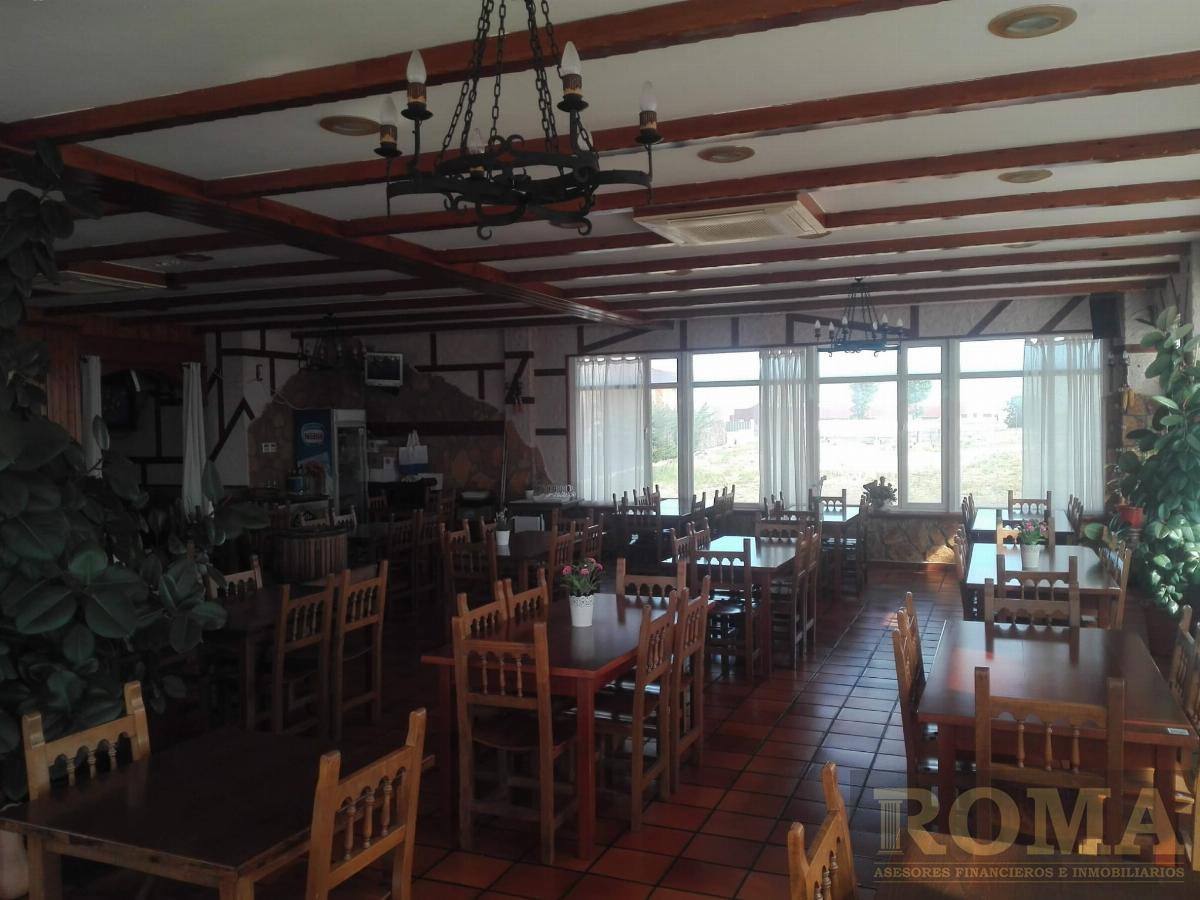 For sale of commercial in Cabrerizos