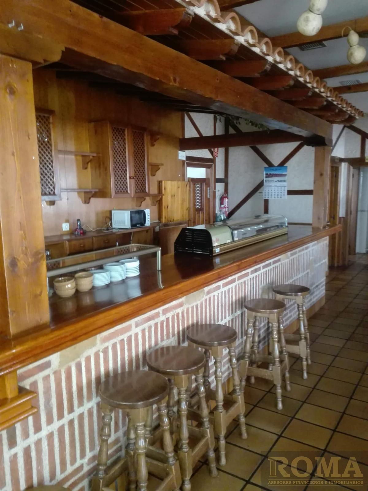 For sale of commercial in Cabrerizos