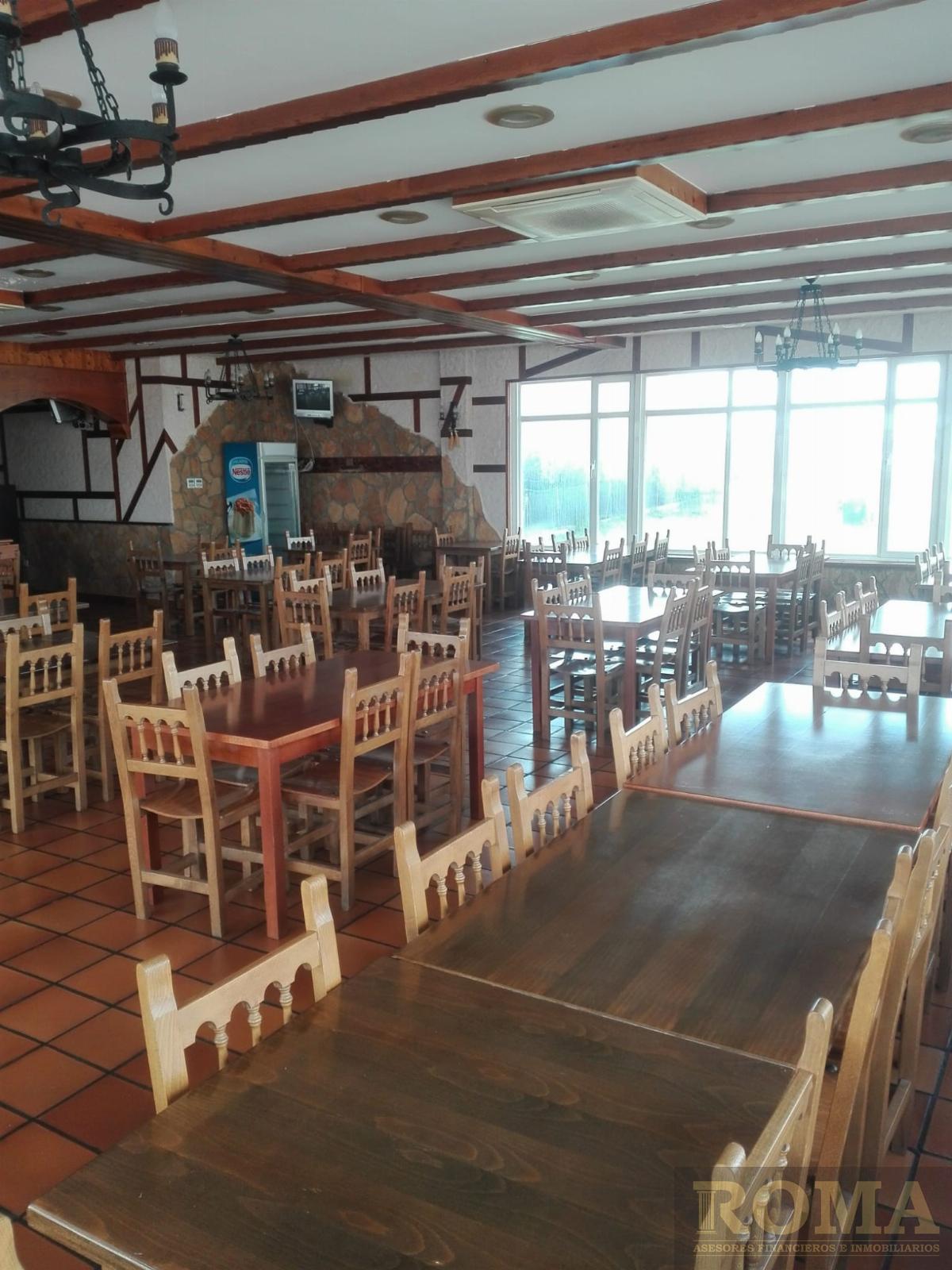 For sale of commercial in Cabrerizos