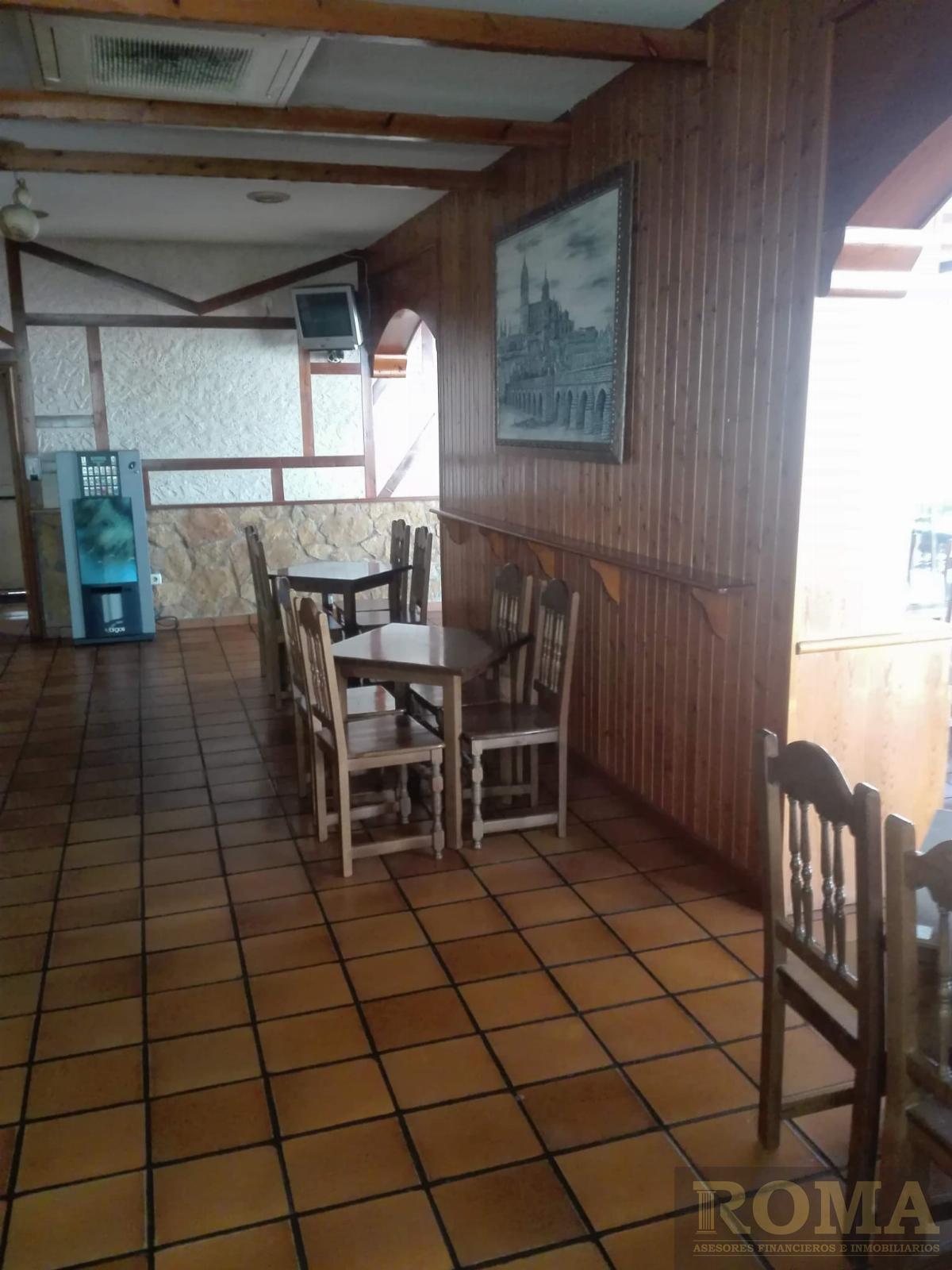 For sale of commercial in Cabrerizos