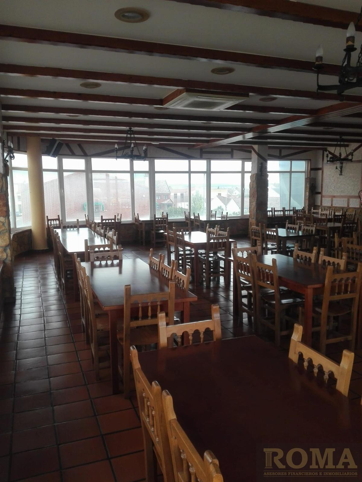 For sale of commercial in Cabrerizos