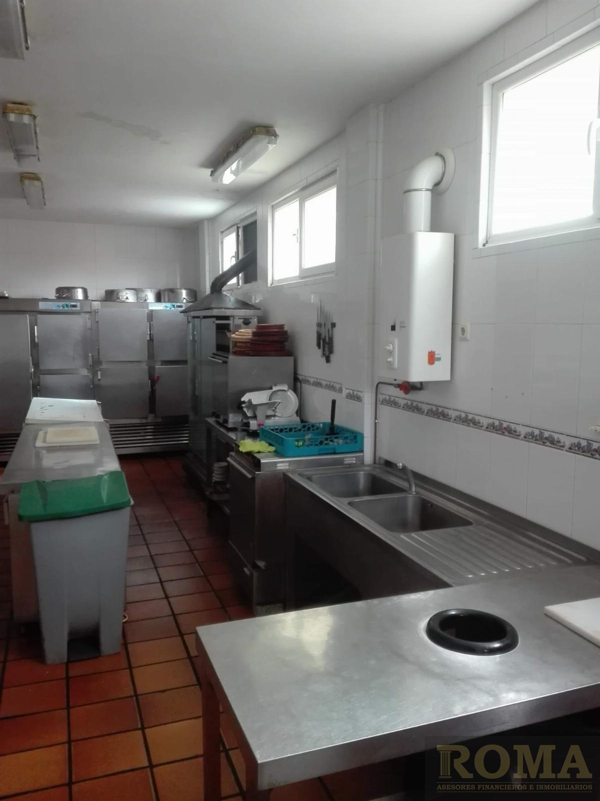 For sale of commercial in Cabrerizos