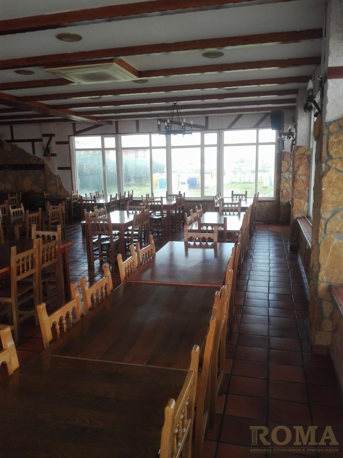 For sale of commercial in Cabrerizos