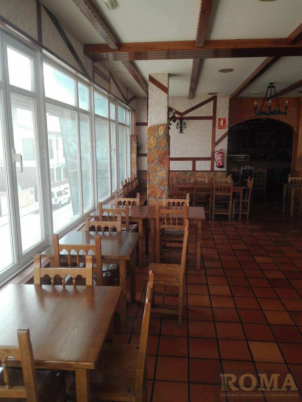 For sale of commercial in Cabrerizos