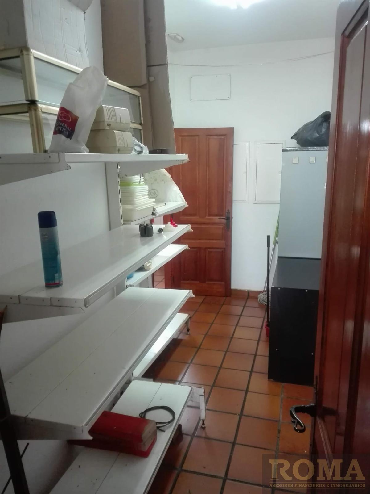 For sale of commercial in Cabrerizos