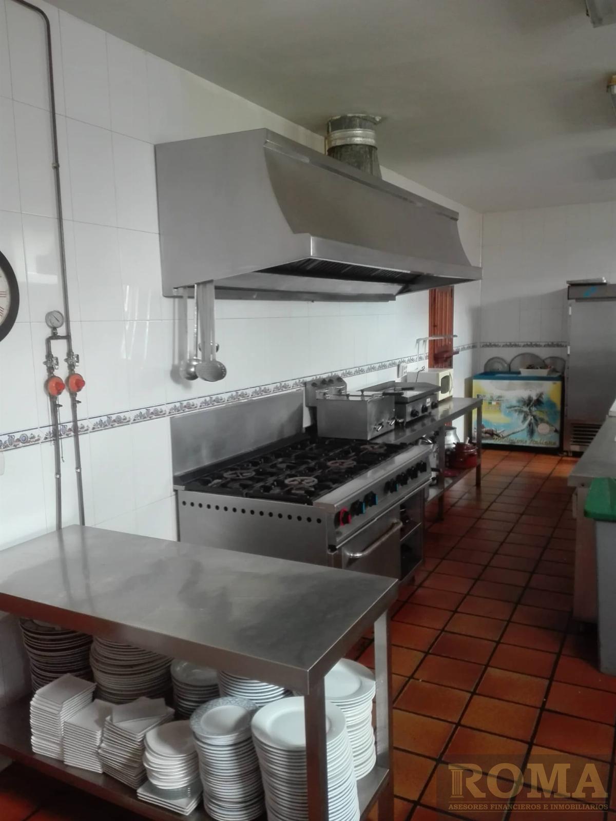 For sale of commercial in Cabrerizos