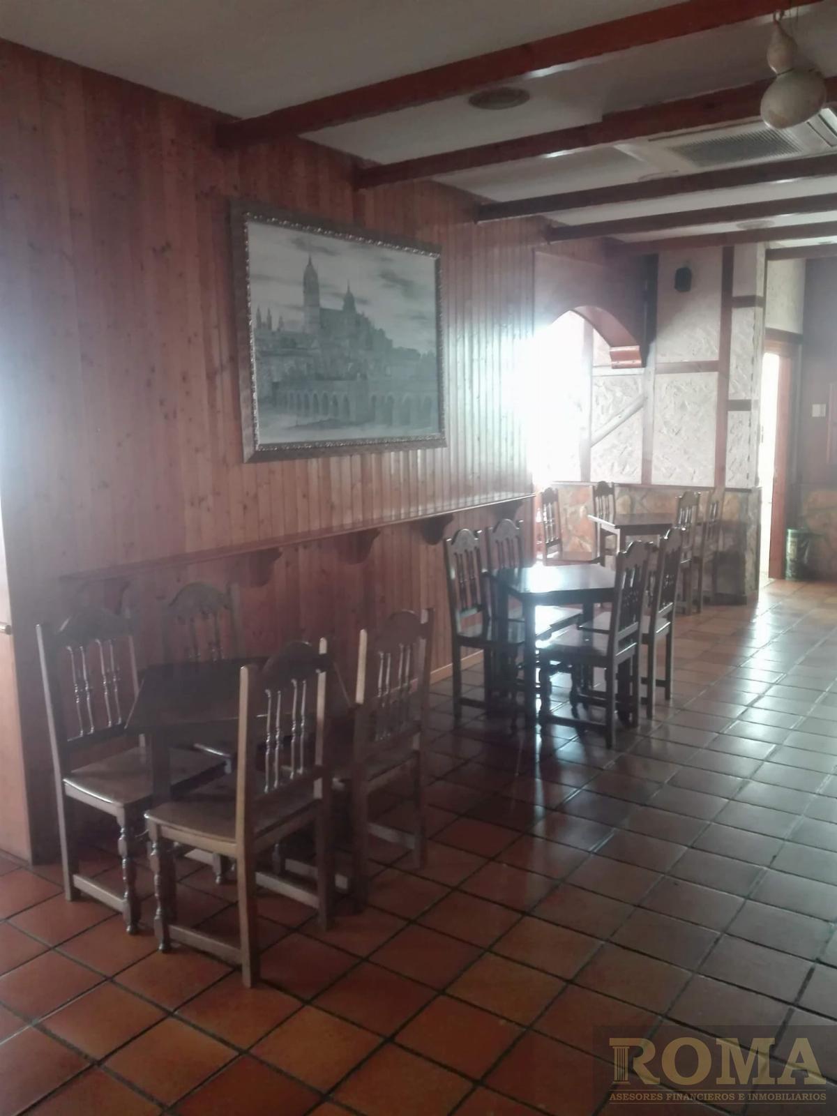 For sale of commercial in Cabrerizos