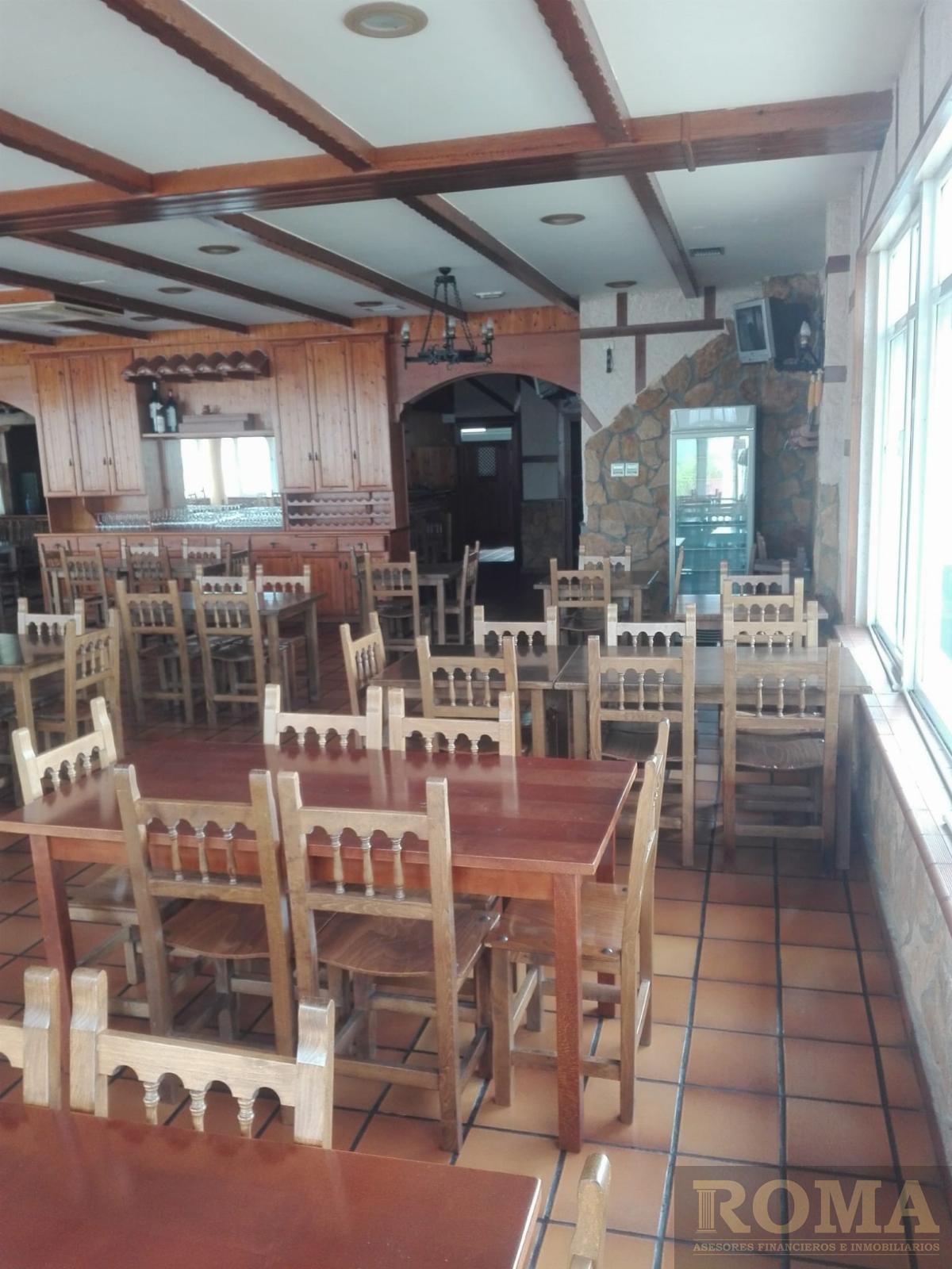 For sale of commercial in Cabrerizos