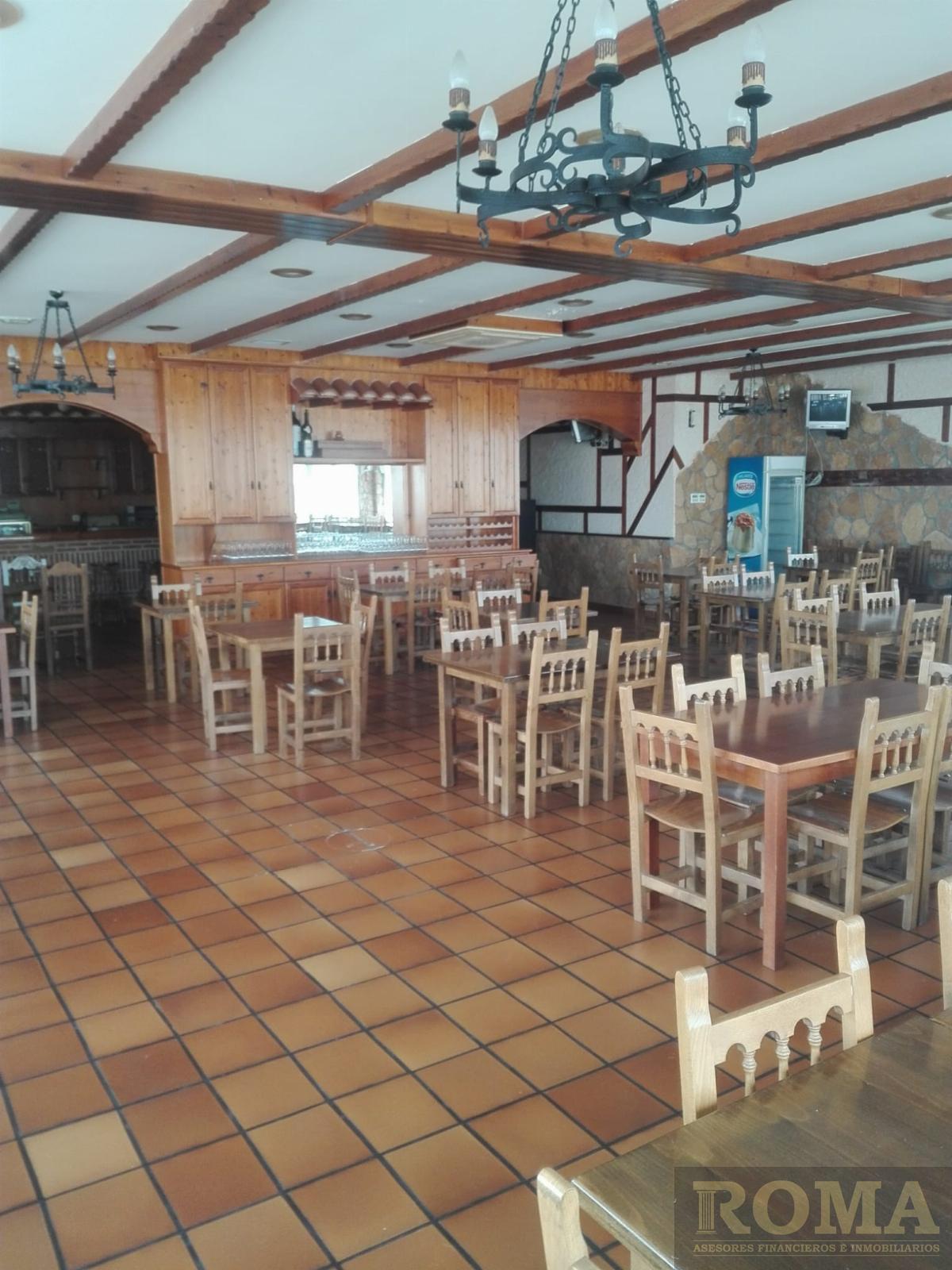 For sale of commercial in Cabrerizos