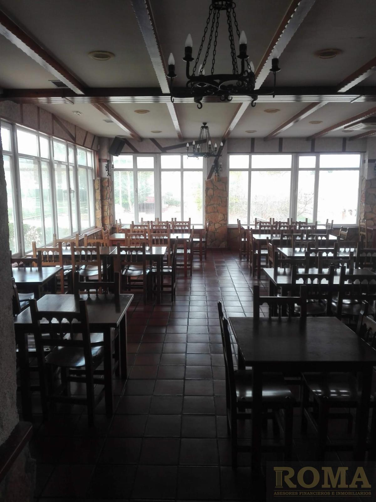 For sale of commercial in Cabrerizos